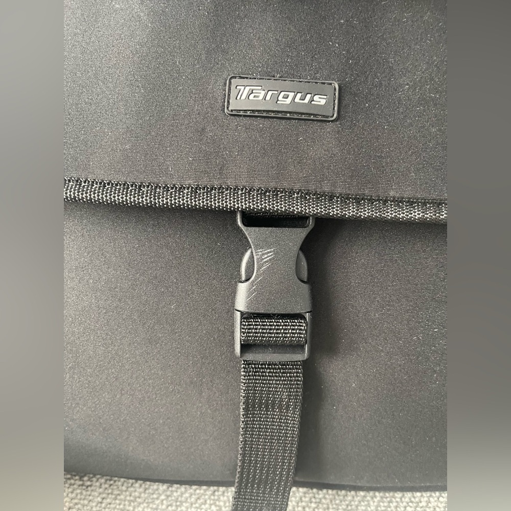 Targus Black and Gray Laptop Bag with Front Flap Closure - Picture 2 of 16